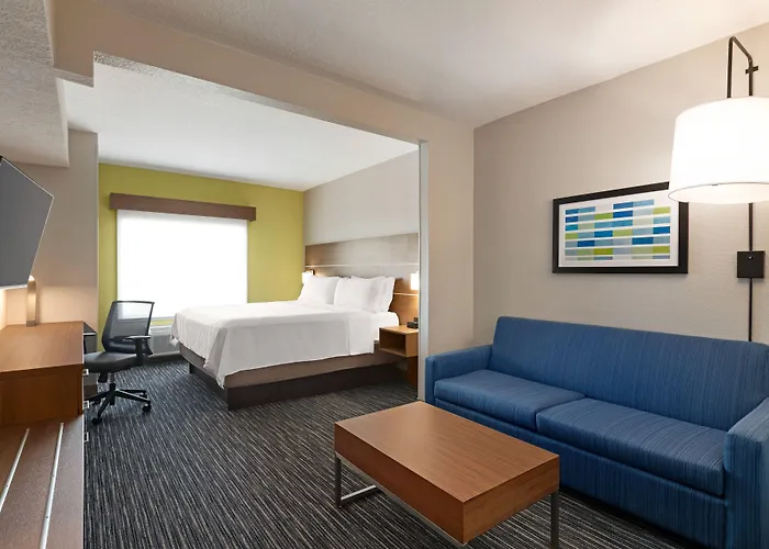 Holiday Inn Express & Suites Pembroke Pines-Sheridan St By Ihg