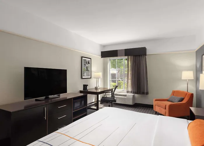 La Quinta By Wyndham Santa Clarita - Valencia