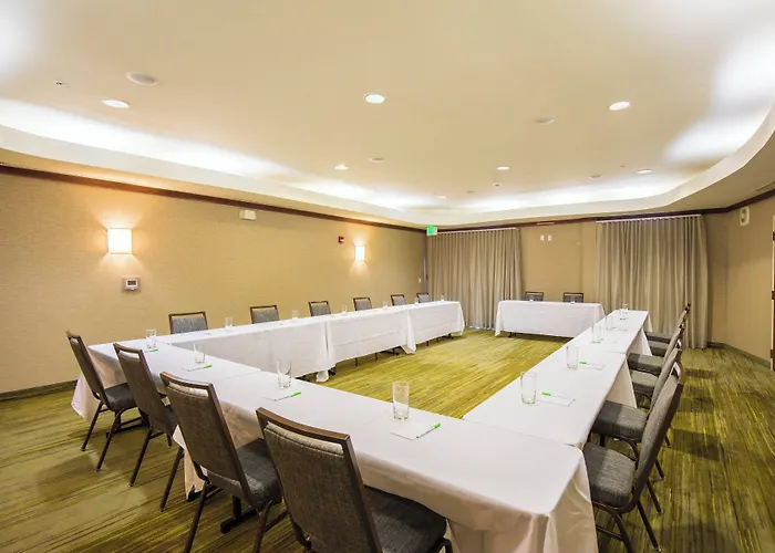 Courtyard By Marriott Merced