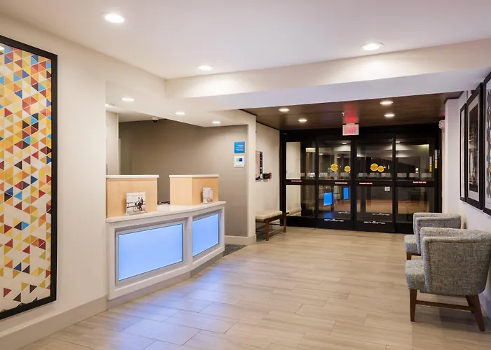 Holiday Inn Express Warrenton By Ihg