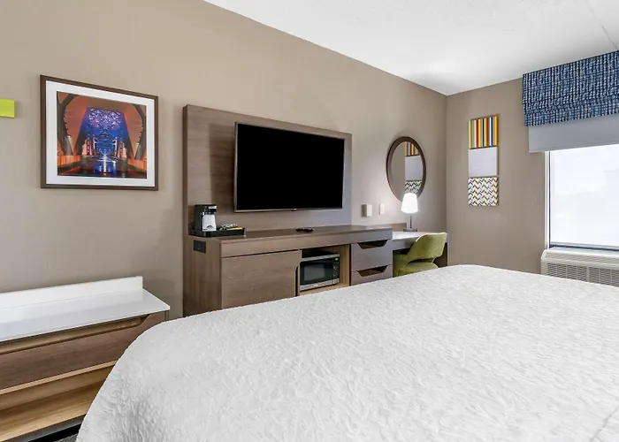 Hampton Inn & Suites Louisville East