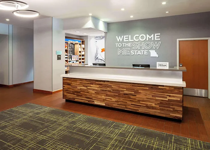 Hampton Inn & Suites St. Louis At Forest Park