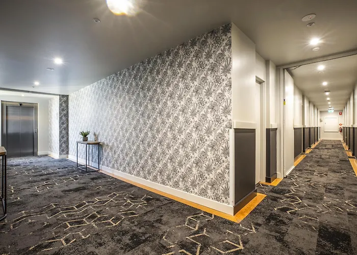 Nightelier Devonport Gateway Hotel