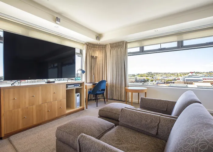 Nightelier Devonport Gateway Hotel