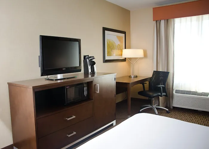 Holiday Inn Express Hotel & Suites Watertown - Thousand Islands By Ihg
