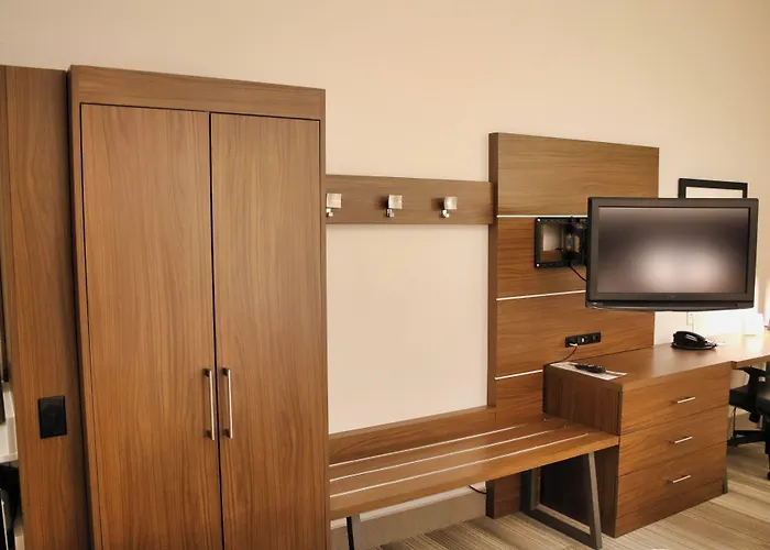 Holiday Inn Express By Ihg