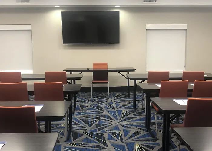 Holiday Inn Express Hillsboro I-35 By Ihg