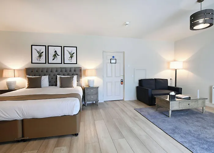 Stanton Manor Hotel