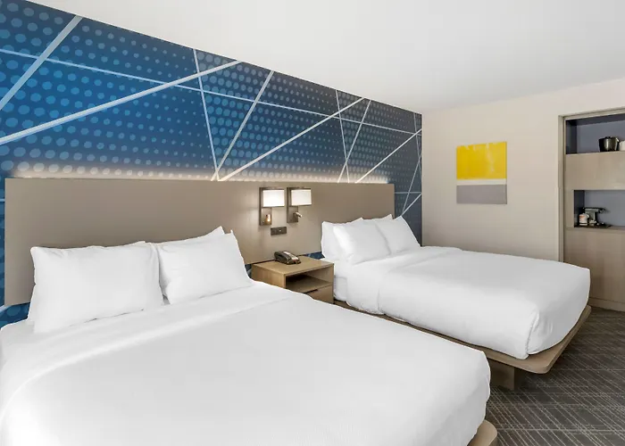 Comfort Inn & Suites Hampton Near Coliseum