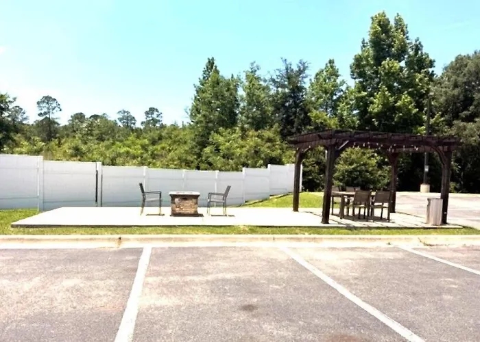 Country Inn & Suites By Radisson, Midway - Tallahassee West