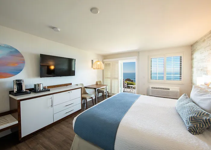 Seacrest Oceanfront Hotel