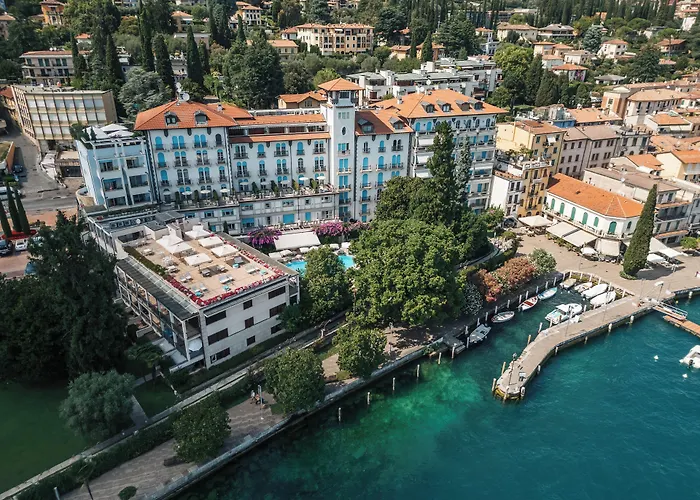 Hotel Savoy Palace