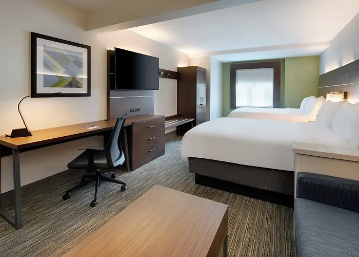 Holiday Inn Express & Suites Bradley Airport By Ihg