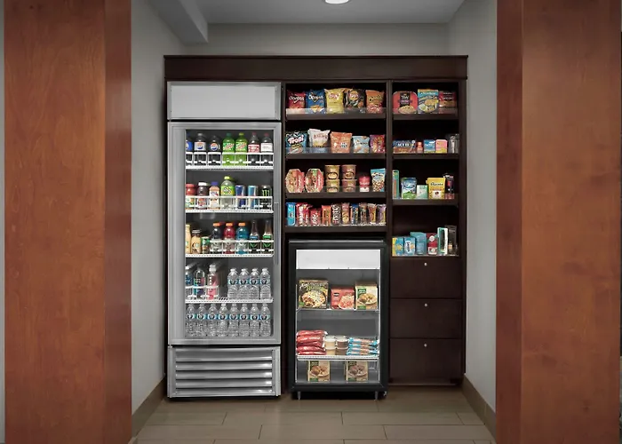 Fairfield Inn & Suites By Marriott Rogers