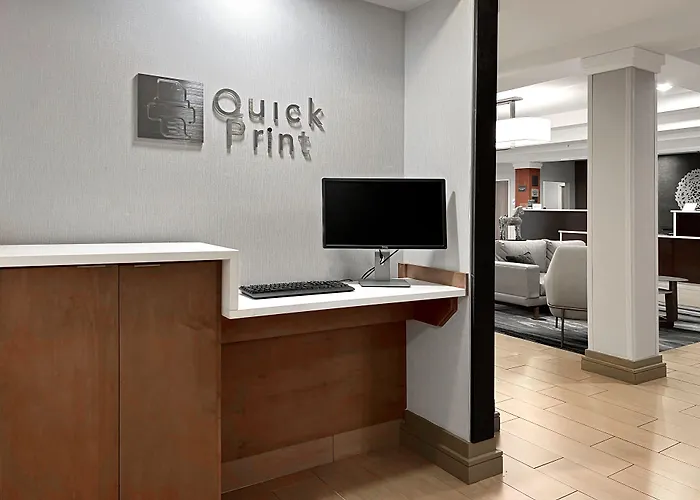 Fairfield Inn & Suites By Marriott Rogers