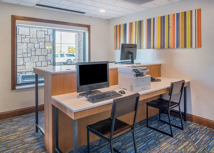 Holiday Inn Express Hotel & Suites Bismarck By Ihg