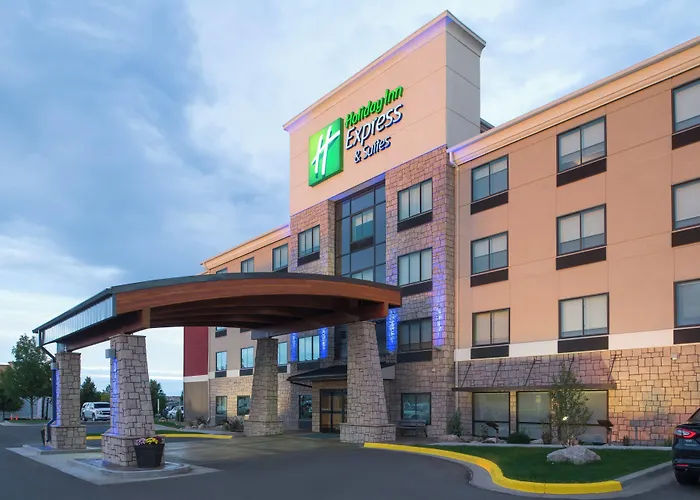 Holiday Inn Express Hotel & Suites Bismarck By Ihg