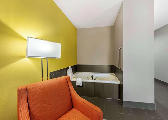 Best Western Plus Midwest City Inn & Suites