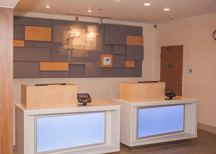 Holiday Inn Express & Suites Logan, An Ihg Hotel