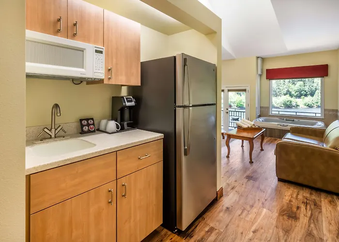 Best Western Lodge At River'S Edge