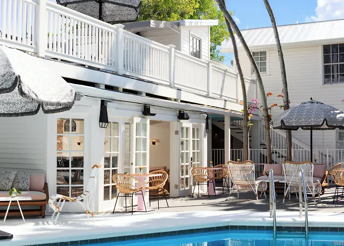 Lighthouse Hotel - Key West Historic Inns