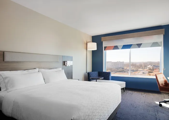 Holiday Inn Express & Suites Zion By Ihg - Great Lakes-Free Breakfast And Naval Base Shuttle