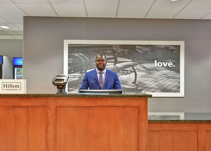 Hampton Inn&Suites Newark-Harrison-Riverwalk