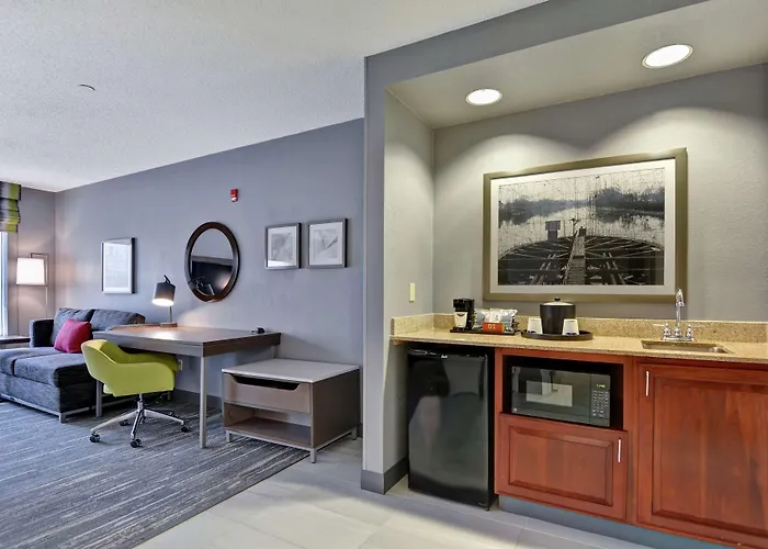 Hampton Inn&Suites Newark-Harrison-Riverwalk