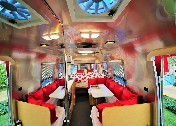 Metro Hotel And Cafe
