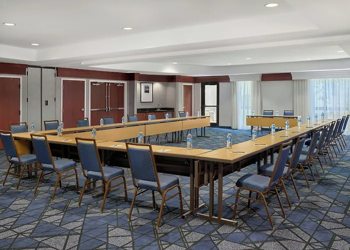Courtyard By Marriott Kansas City Shawnee