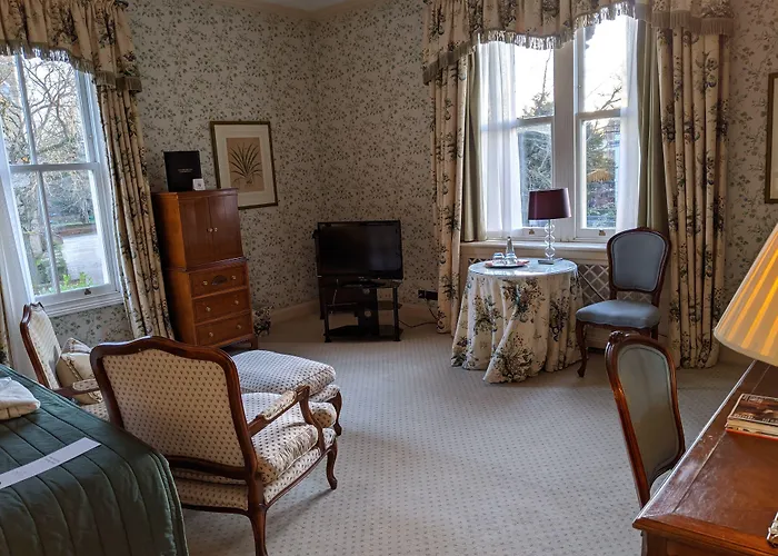 Cotswold Lodge Hotel