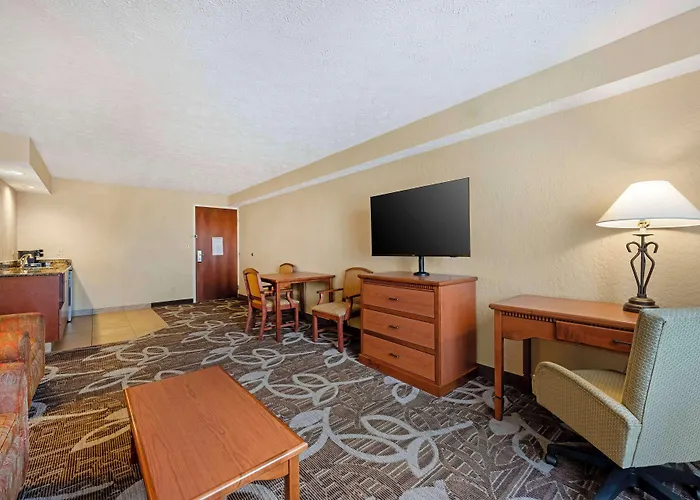 Best Western Plus Mid Nebraska Inn & Suites