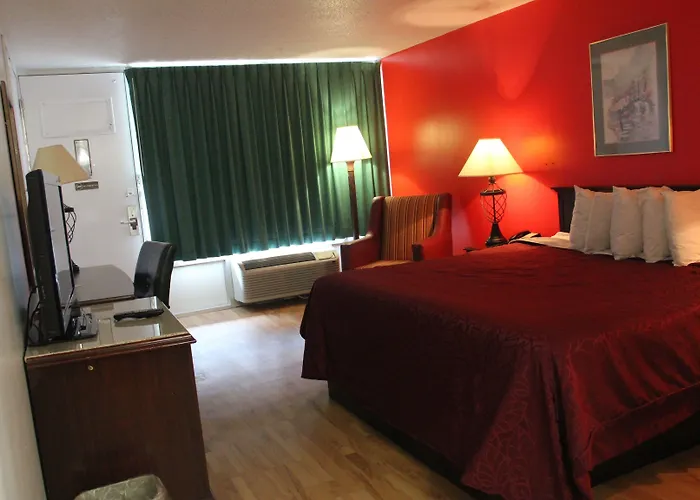 Norfolk Country Inn And Suites