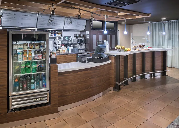 Courtyard By Marriott West Orange