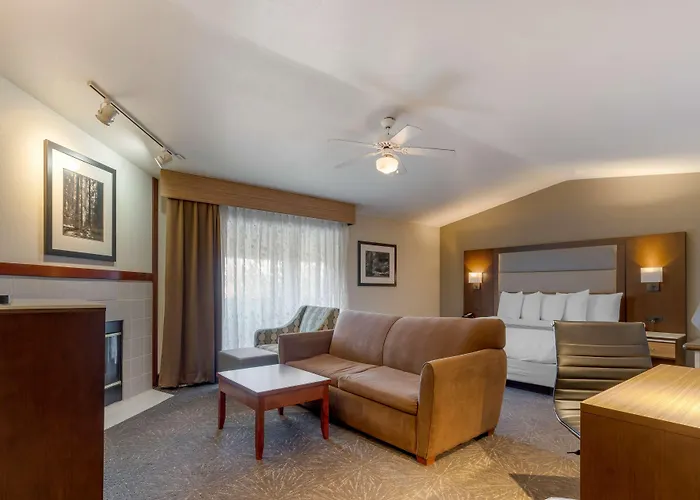 Best Western Plus Forest Park Inn