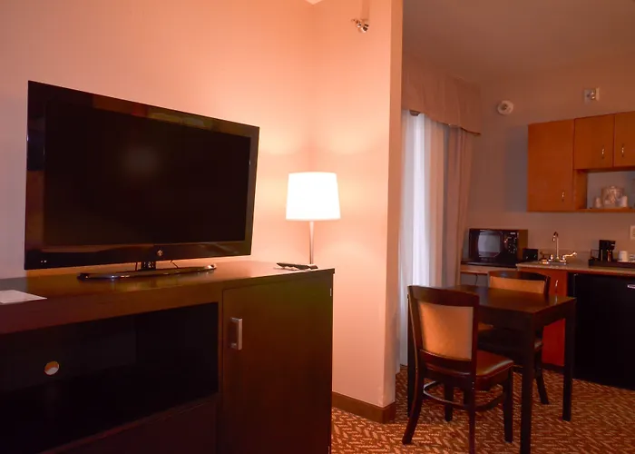 Holiday Inn Express & Suites Pine Bluff/Pines Mall By Ihg