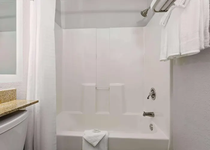 Microtel Inn And Suites - Zephyrhills