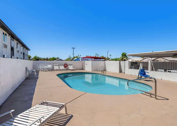 Super 8 By Wyndham Goodyear/Phoenix Area