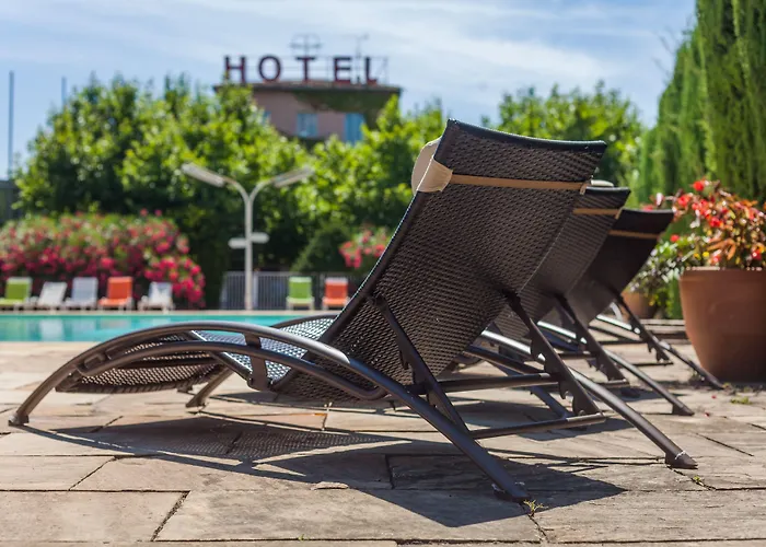 Logis Hotel Les Vignes Blanches