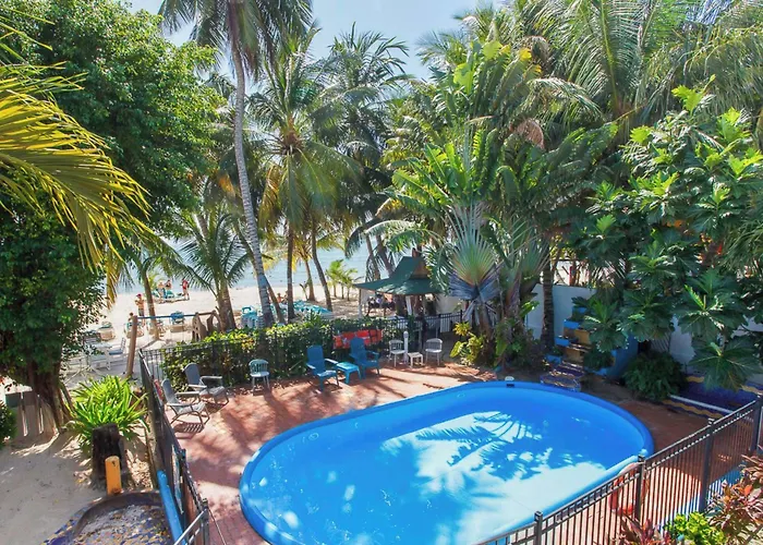 Hotel Cocoplum Beach