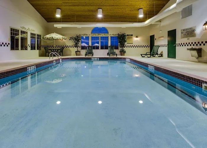 Country Inn & Suites By Radisson, Stockton, Il