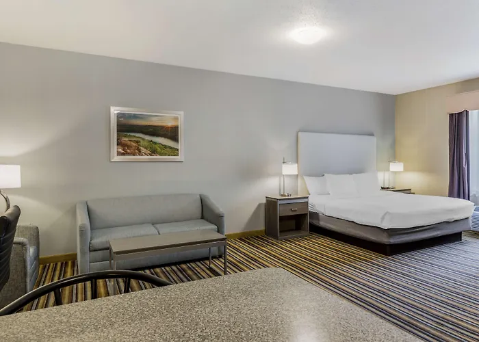 Best Western Plus New England Inn & Suites