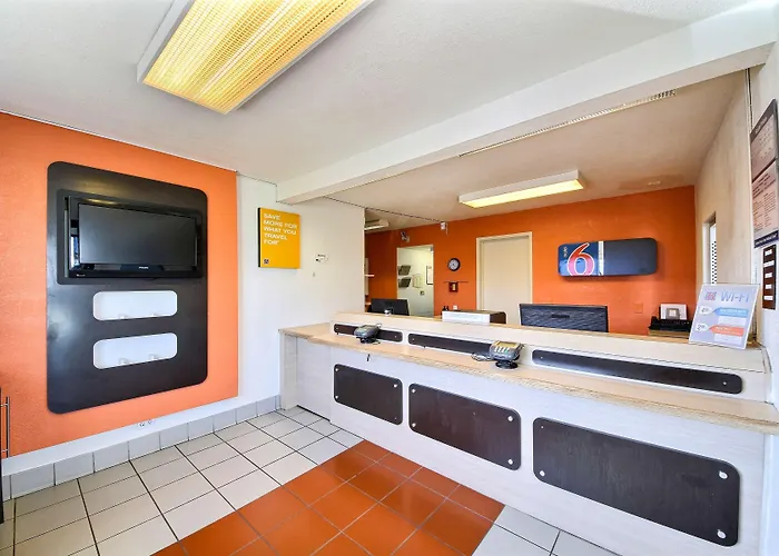 Motel 6-Laredo, Tx - South