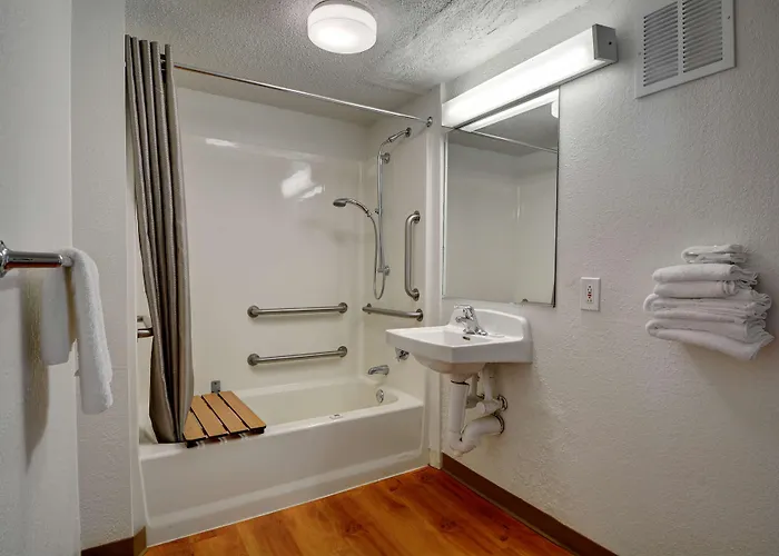 Motel 6-Chicopee, Ma - Springfield