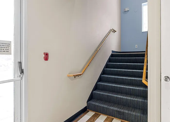 Super 8 By Wyndham Pittsburgh/Monroeville