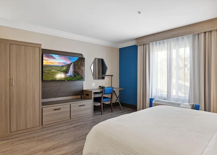 Holiday Inn Express Hotel & Suites Vacaville By Ihg
