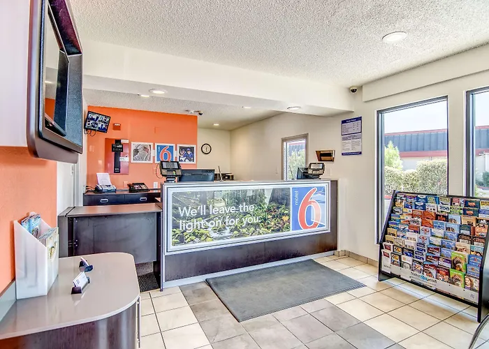 Motel 6-Stockton, CA - Charter Way West