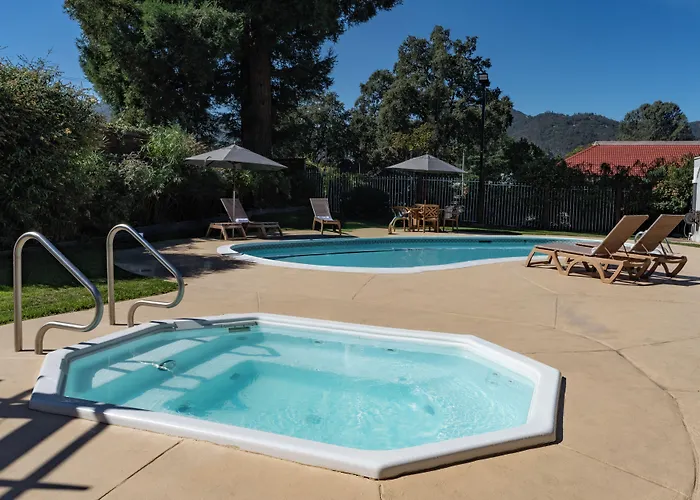 The Orchard Hotel Ukiah Wine Country Free Breakfast, Pool, & Hot Tub