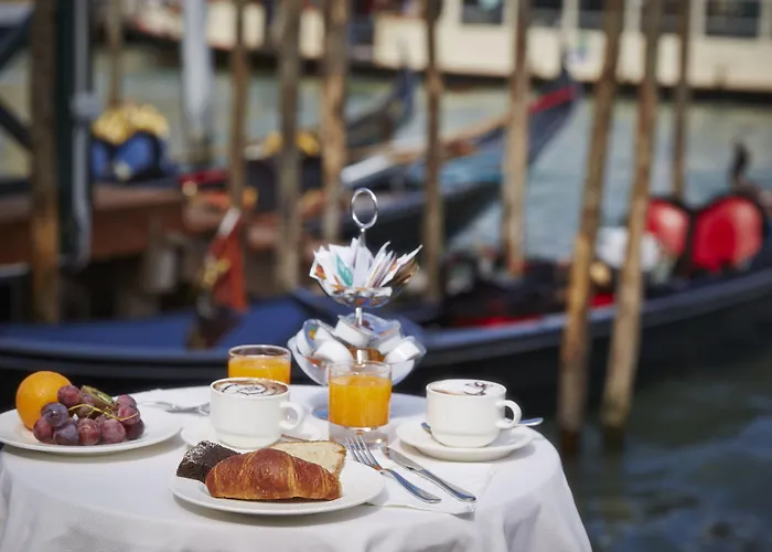 Hotel Antiche Figure