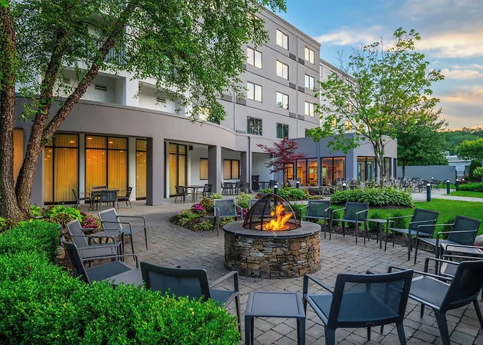 Courtyard By Marriott Providence Lincoln